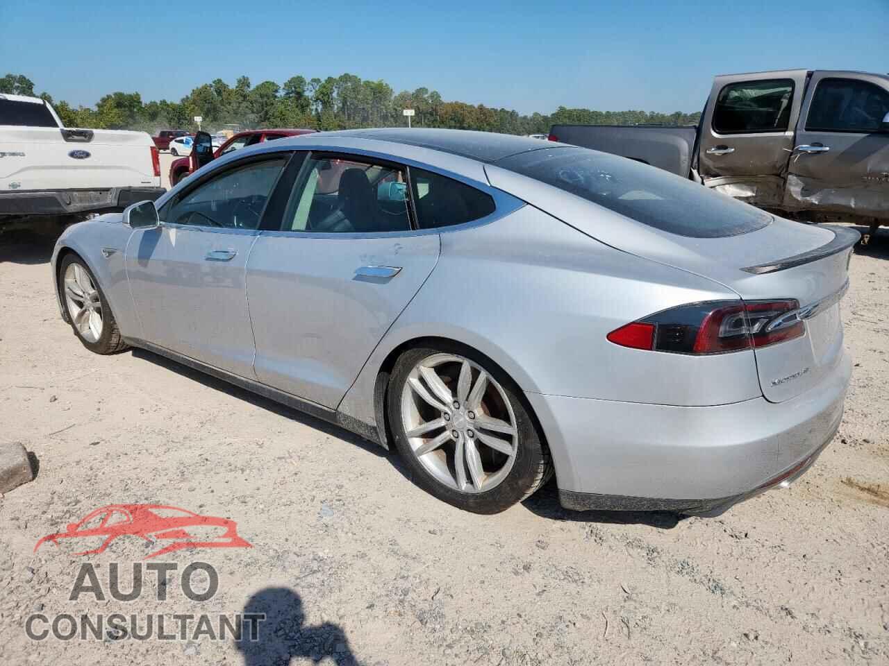 TESLA MODEL S 2013 - 5YJSA1DP0DFP06721