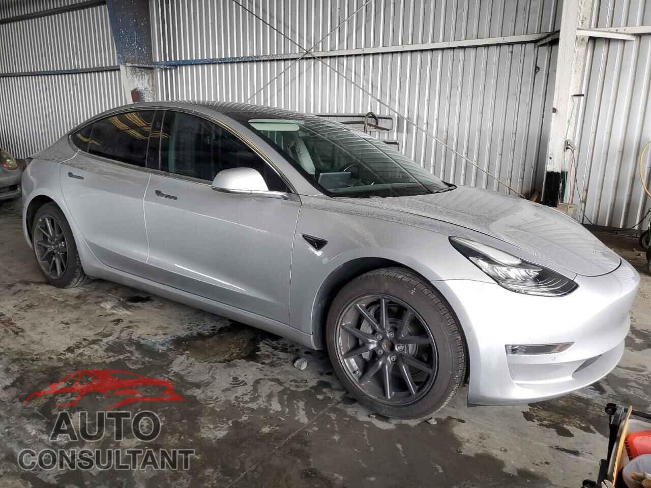 TESLA MODEL 3 2018 - 5YJ3E1EA4JF043975