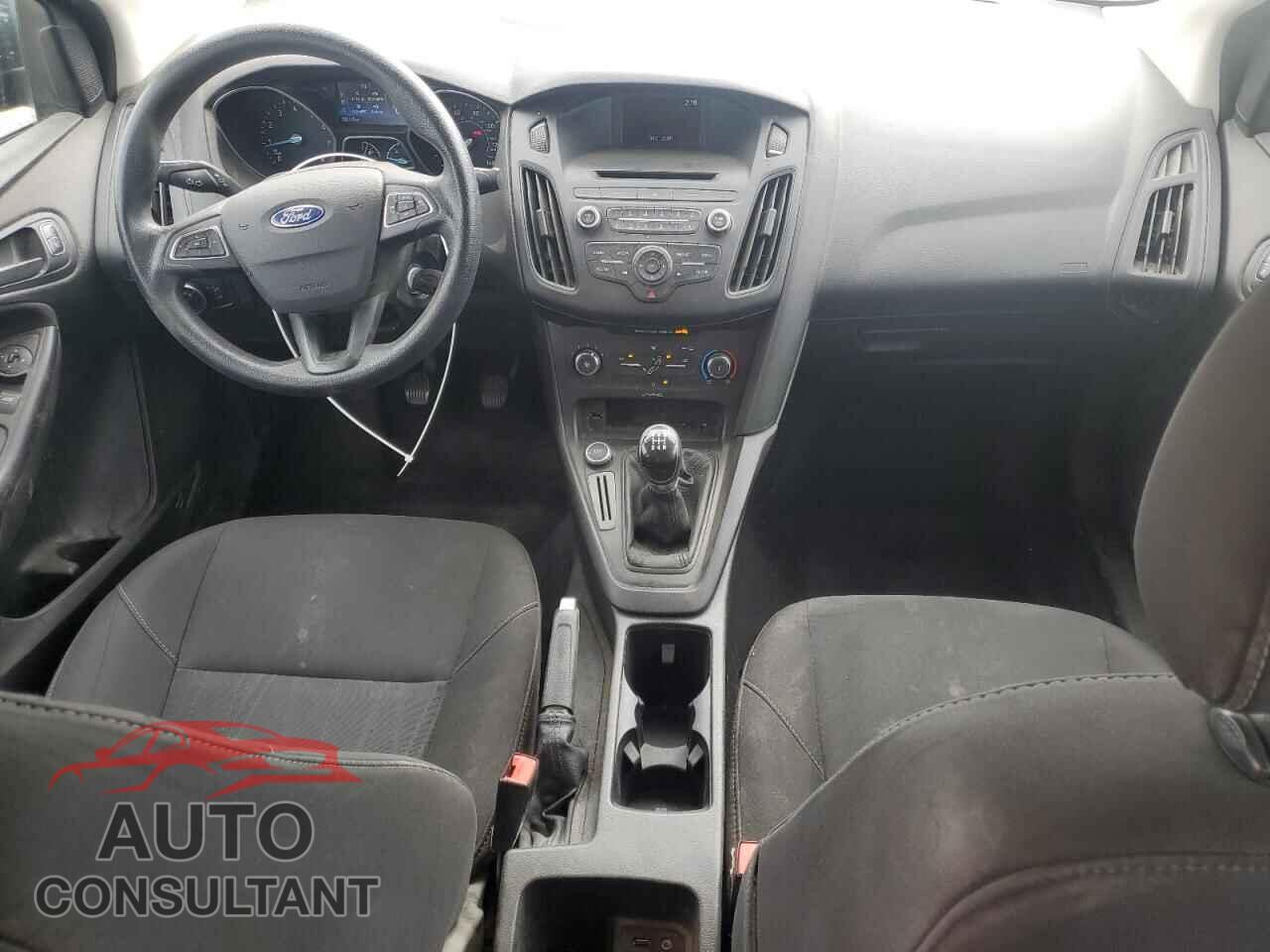 FORD FOCUS 2017 - 1FADP3E28HL246335