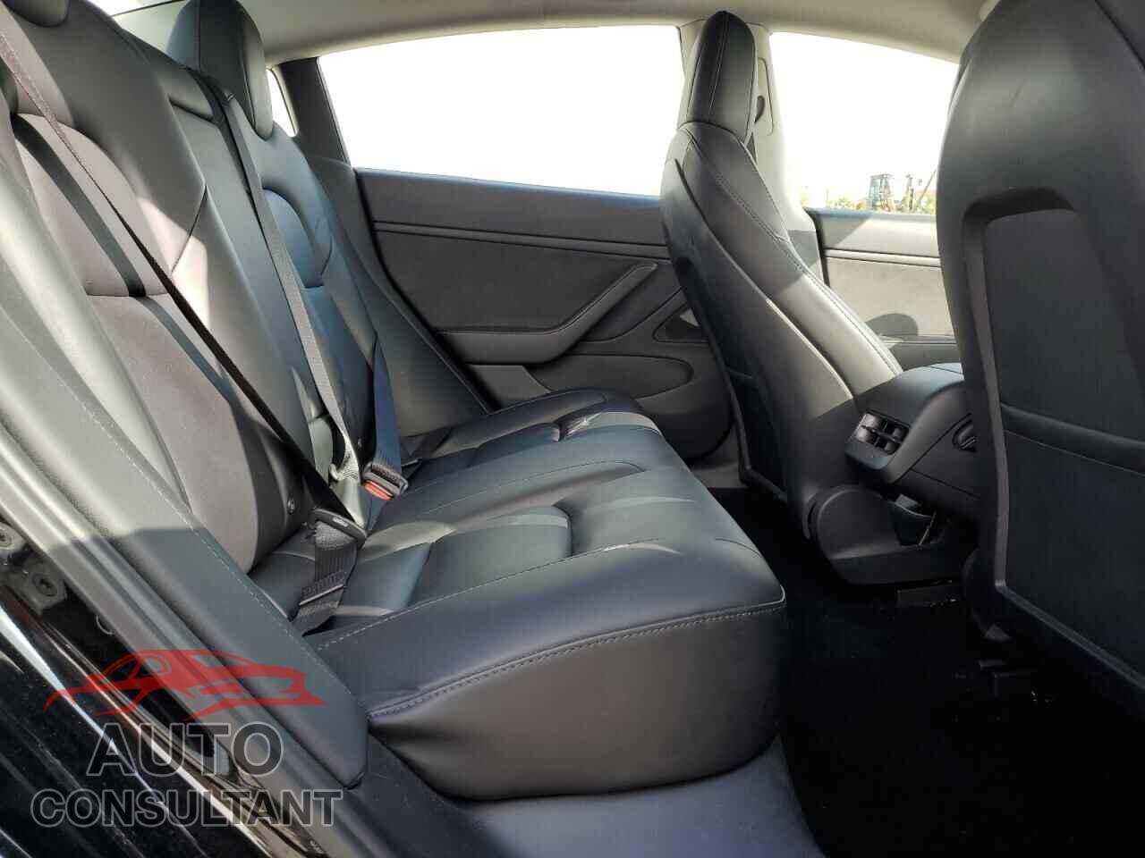 TESLA MODEL 3 2021 - 5YJ3E1EBXMF858310