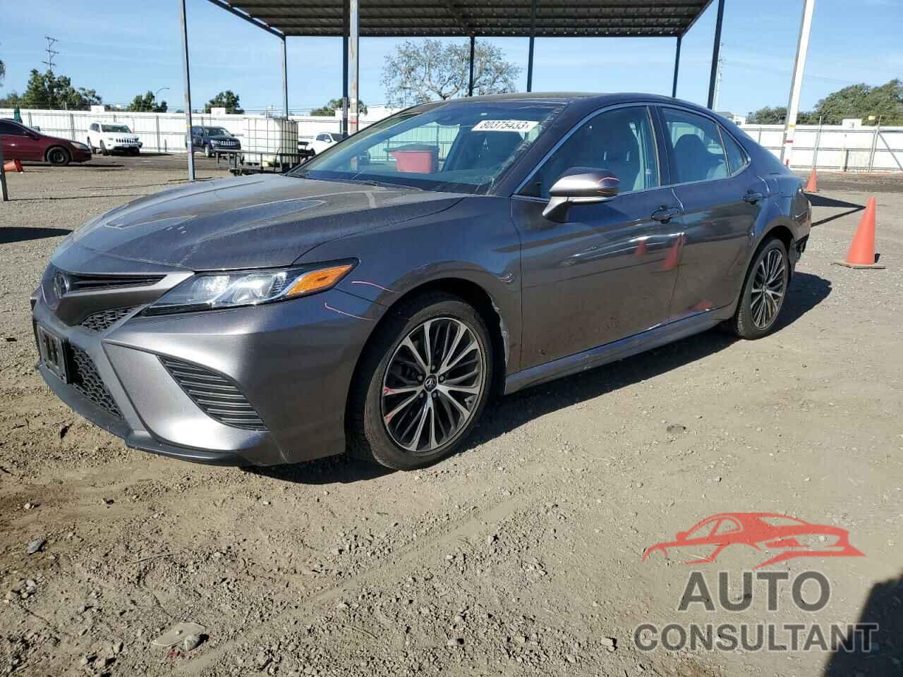 TOYOTA CAMRY 2018 - 4T1B11HK0JU631273