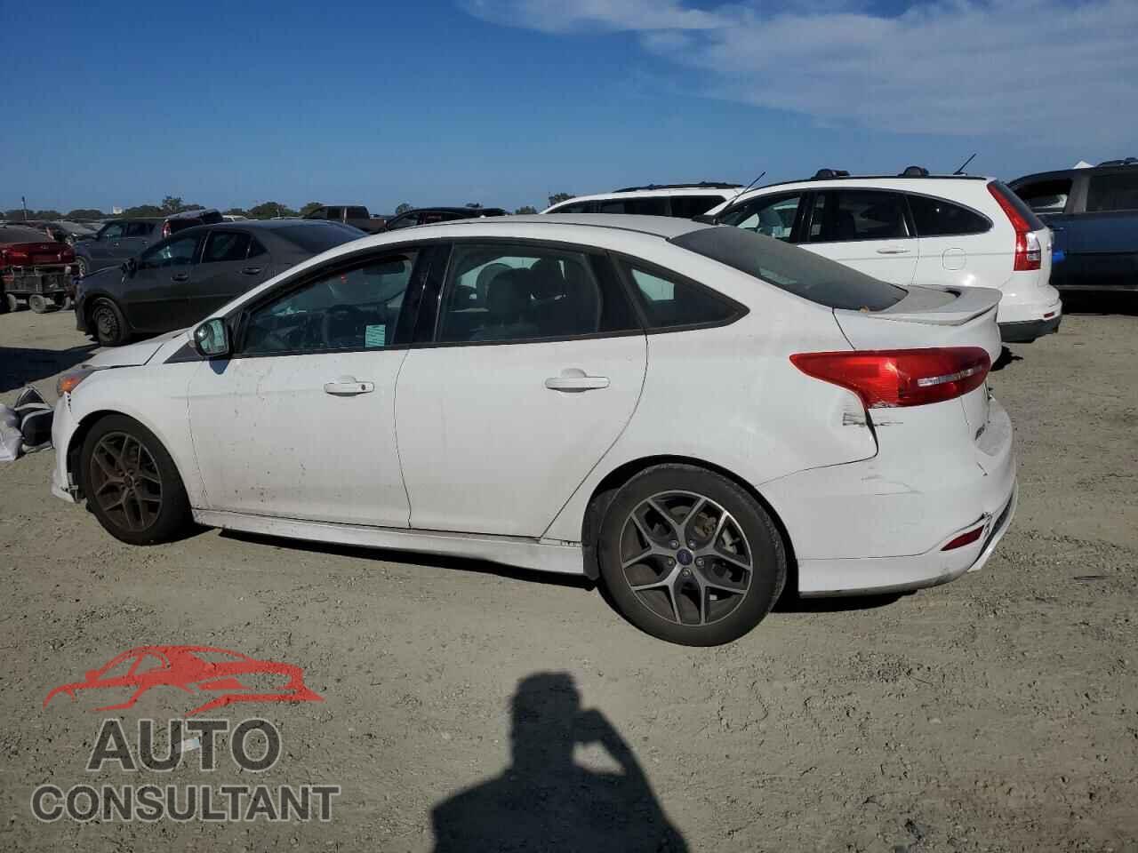 FORD FOCUS 2016 - 1FADP3F21GL238722