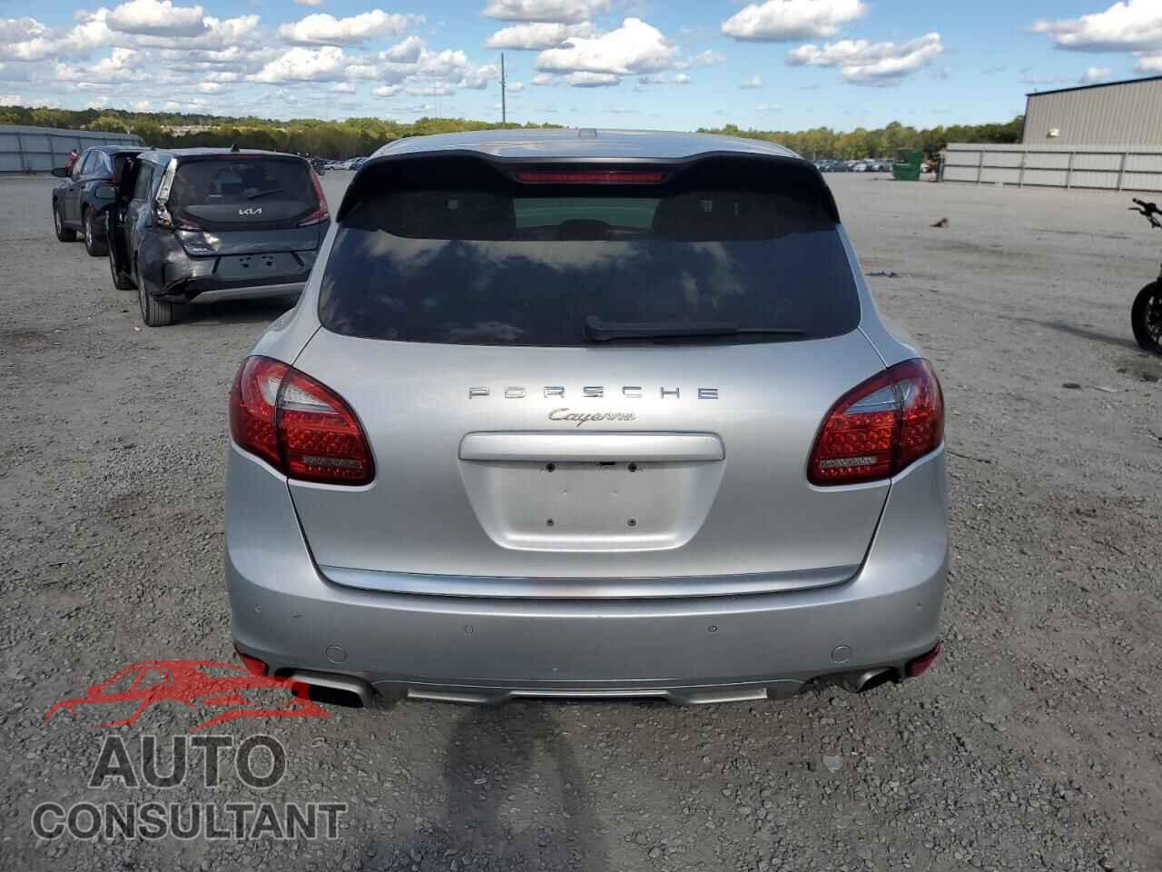 PORSCHE CAYENNE 2012 - WP1AA2A2XCLA11053