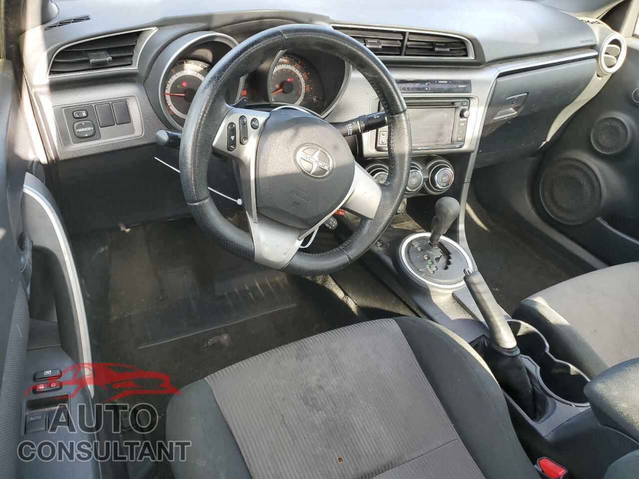 TOYOTA SCION 2015 - JTKJF5C74FJ010776