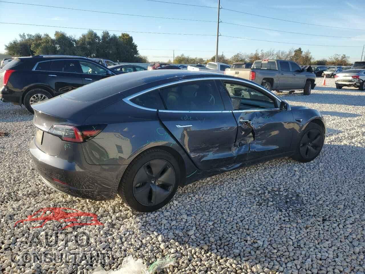 TESLA MODEL 3 2019 - 5YJ3E1EA7KF190289