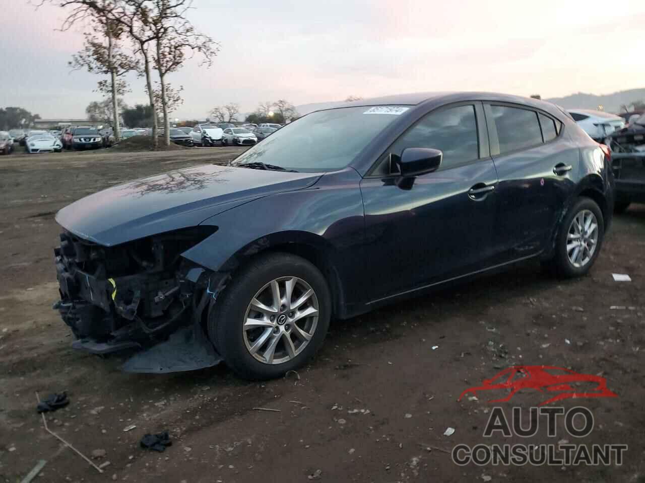 MAZDA 3 2018 - 3MZBN1K72JM177316