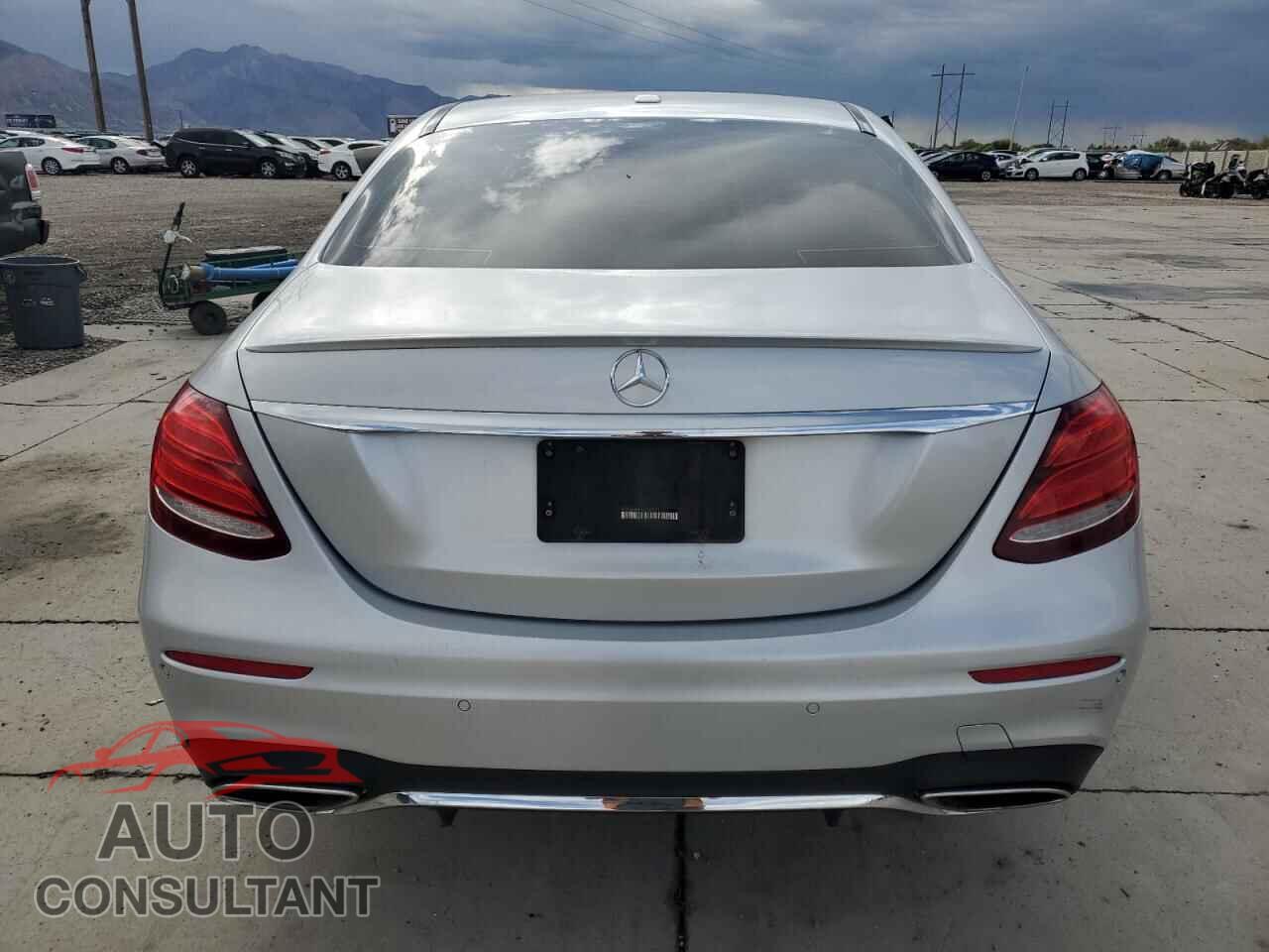 MERCEDES-BENZ E-CLASS 2017 - WDDZF4KB1HA133101