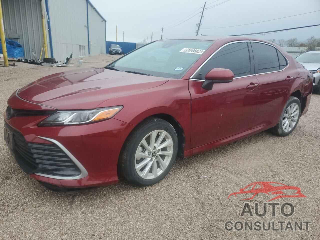TOYOTA CAMRY 2022 - 4T1C11AKXNU671347