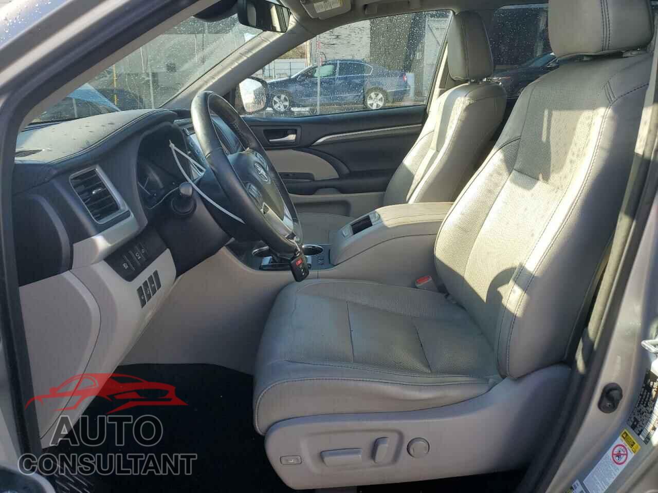 TOYOTA HIGHLANDER 2017 - 5TDDGRFH7HS021869