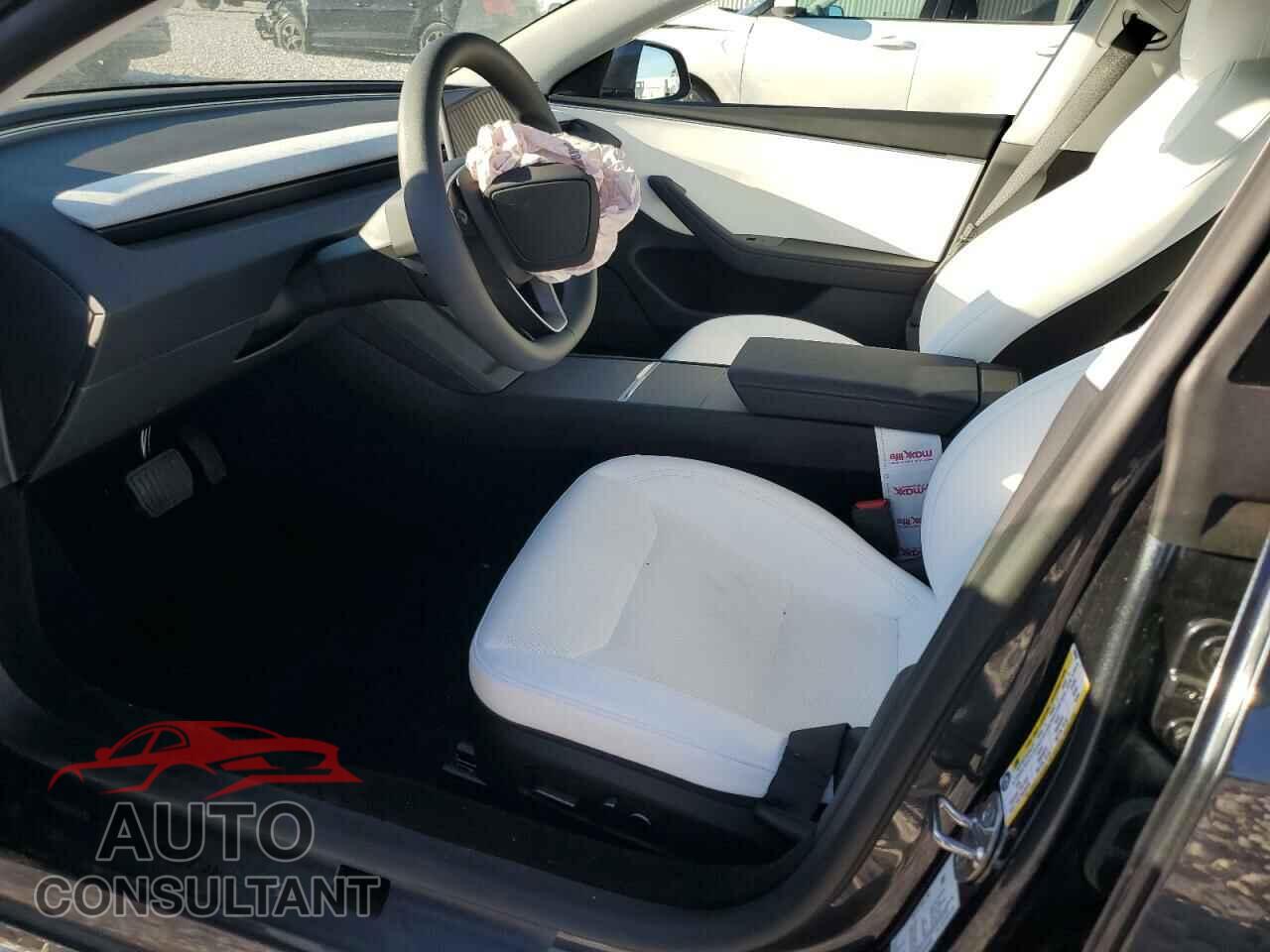 TESLA MODEL 3 2024 - 5YJ3E1EA8RF856859