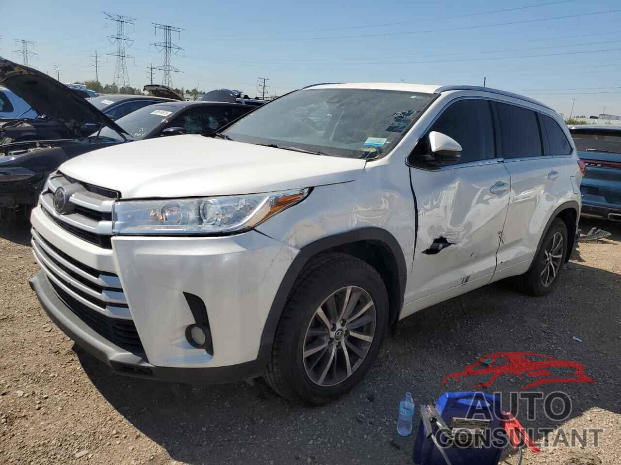 TOYOTA HIGHLANDER 2018 - 5TDJZRFH0JS878117