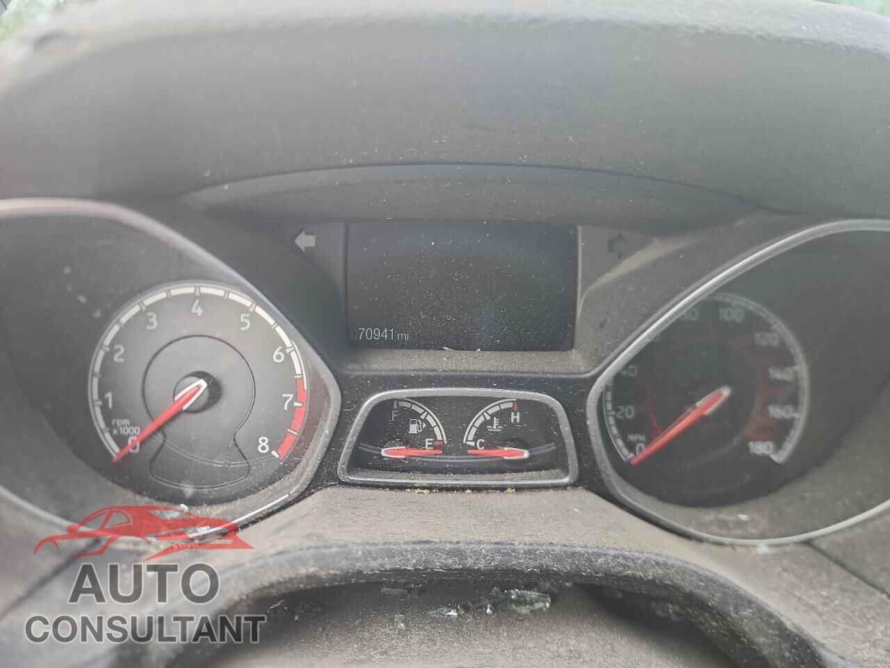 FORD FOCUS 2017 - 1FADP3L97HL319565