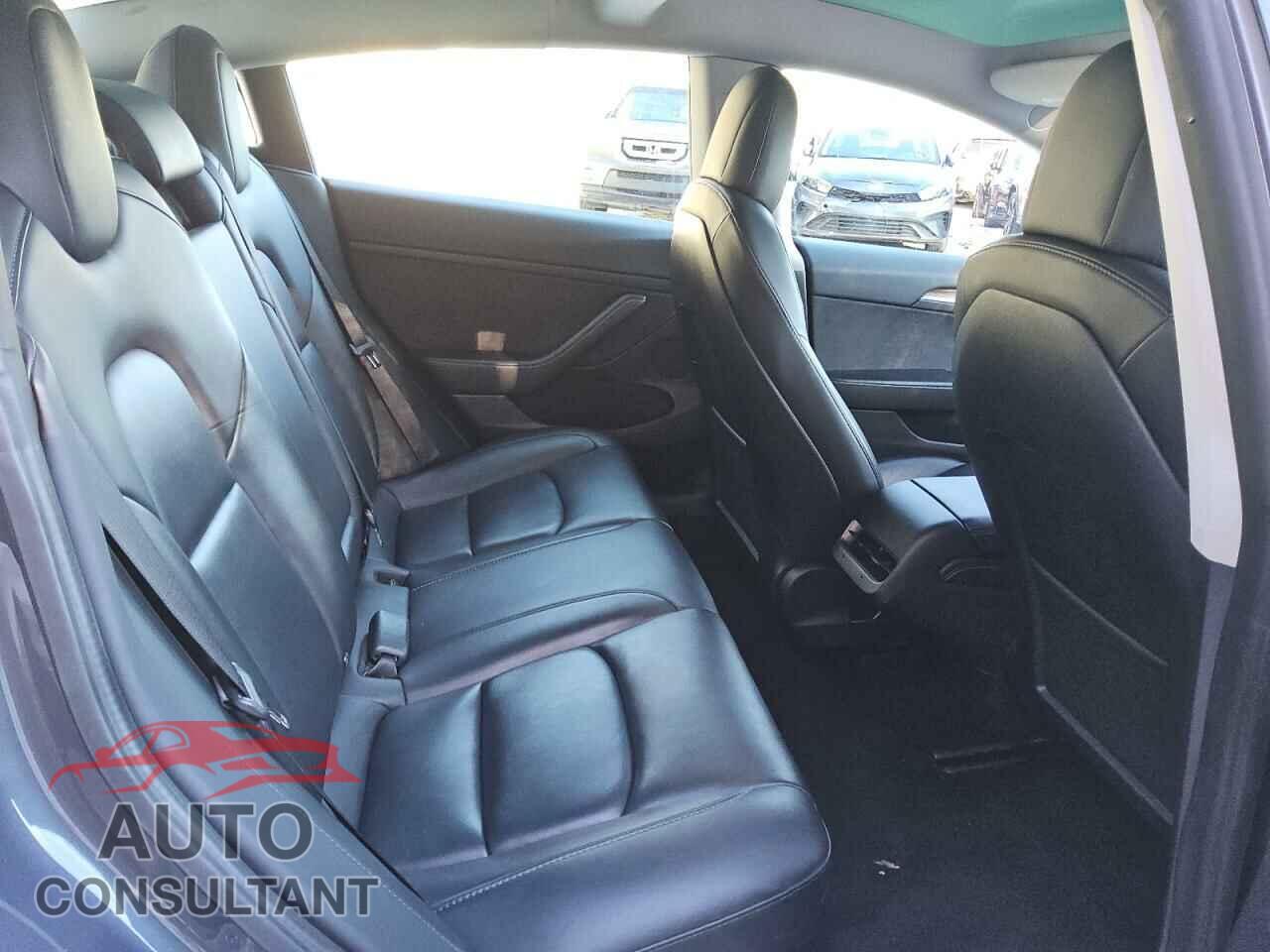 TESLA MODEL 3 2022 - 5YJ3E1EA2NF285976