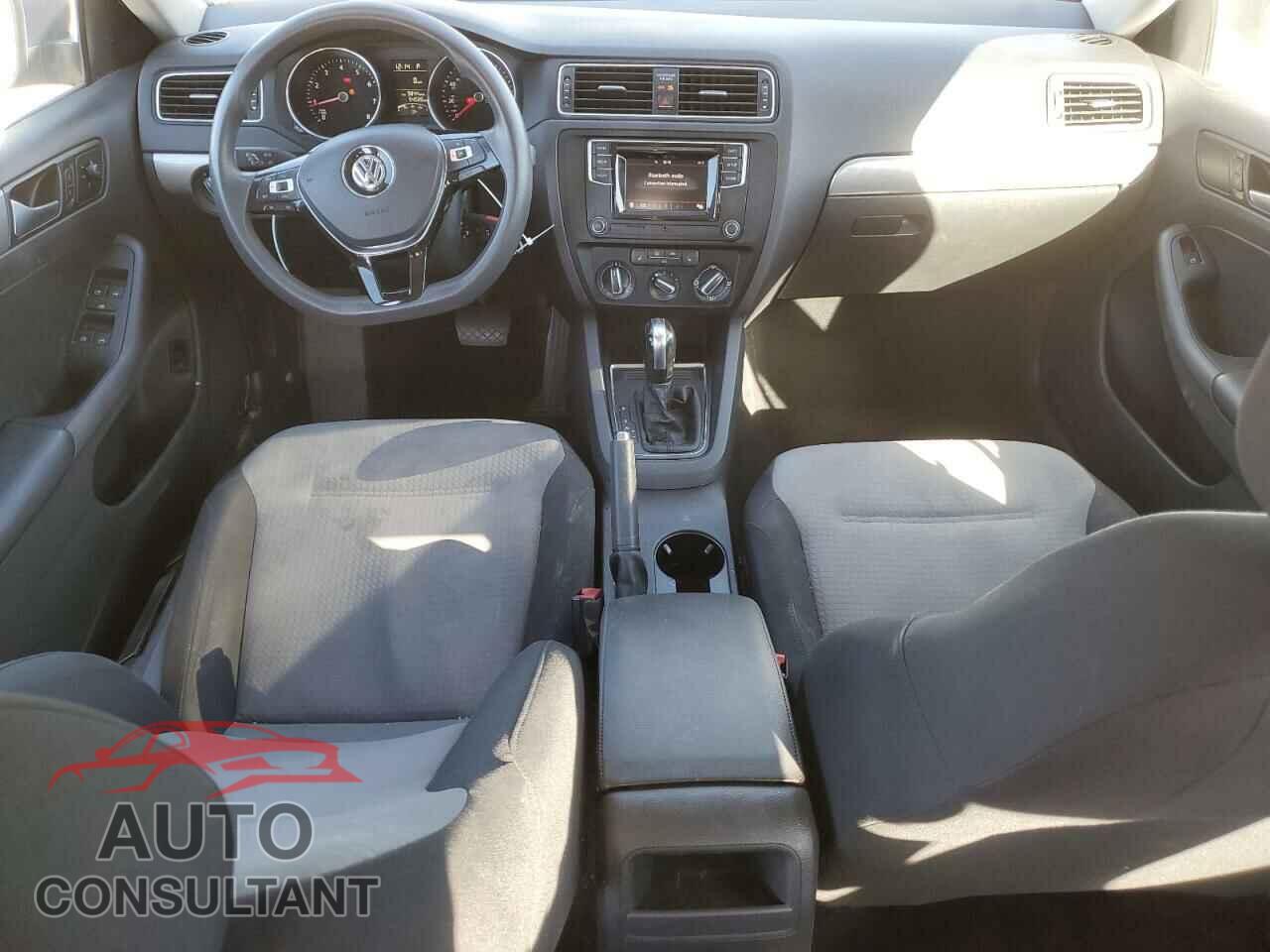 VOLKSWAGEN JETTA 2017 - 3VW2B7AJ2HM327119