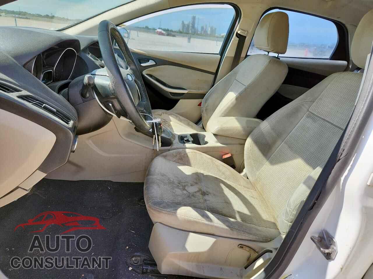 FORD FOCUS 2012 - 1FAHP3H24CL424232