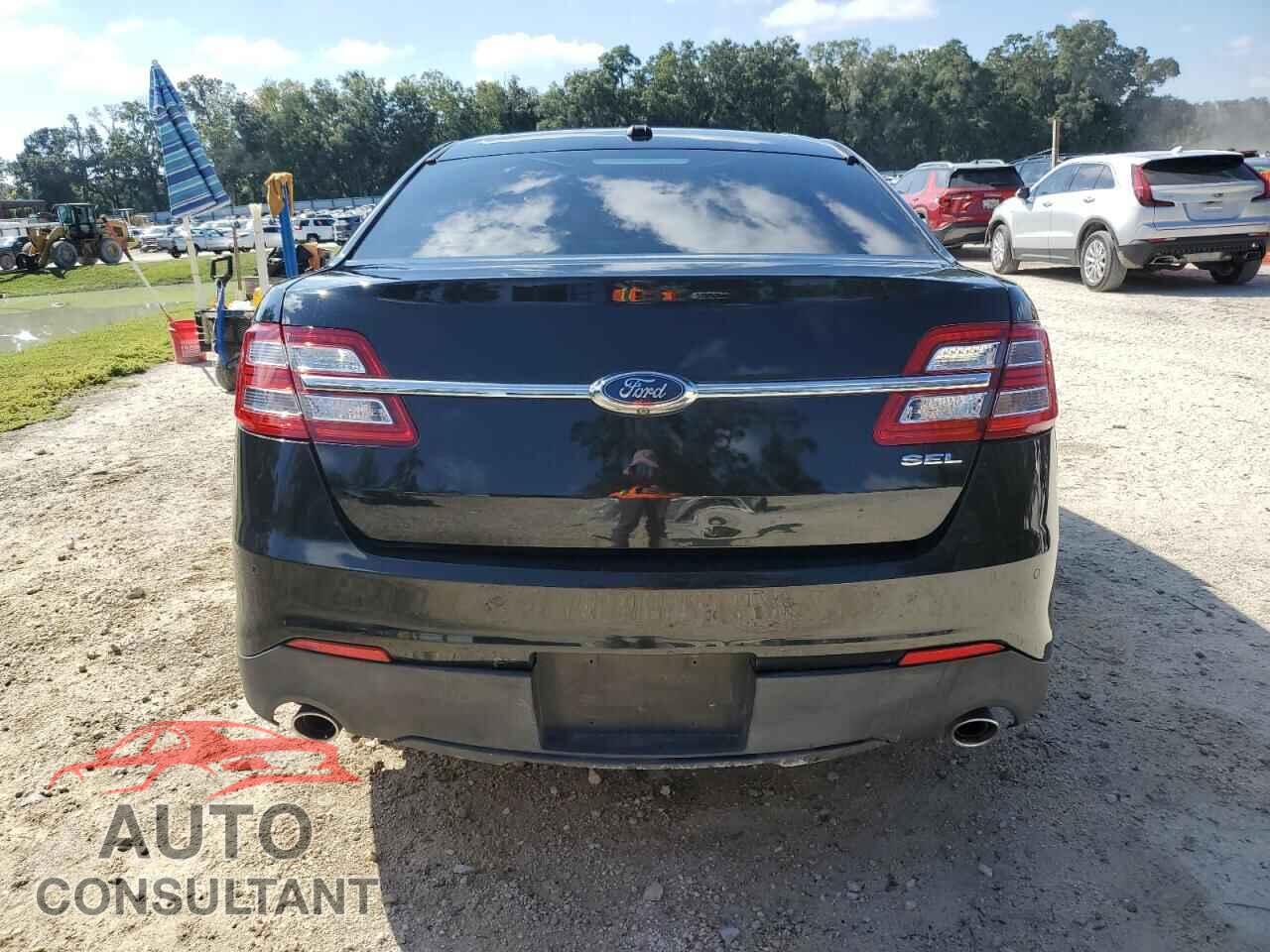 FORD TAURUS 2015 - 1FAHP2E85FG153620