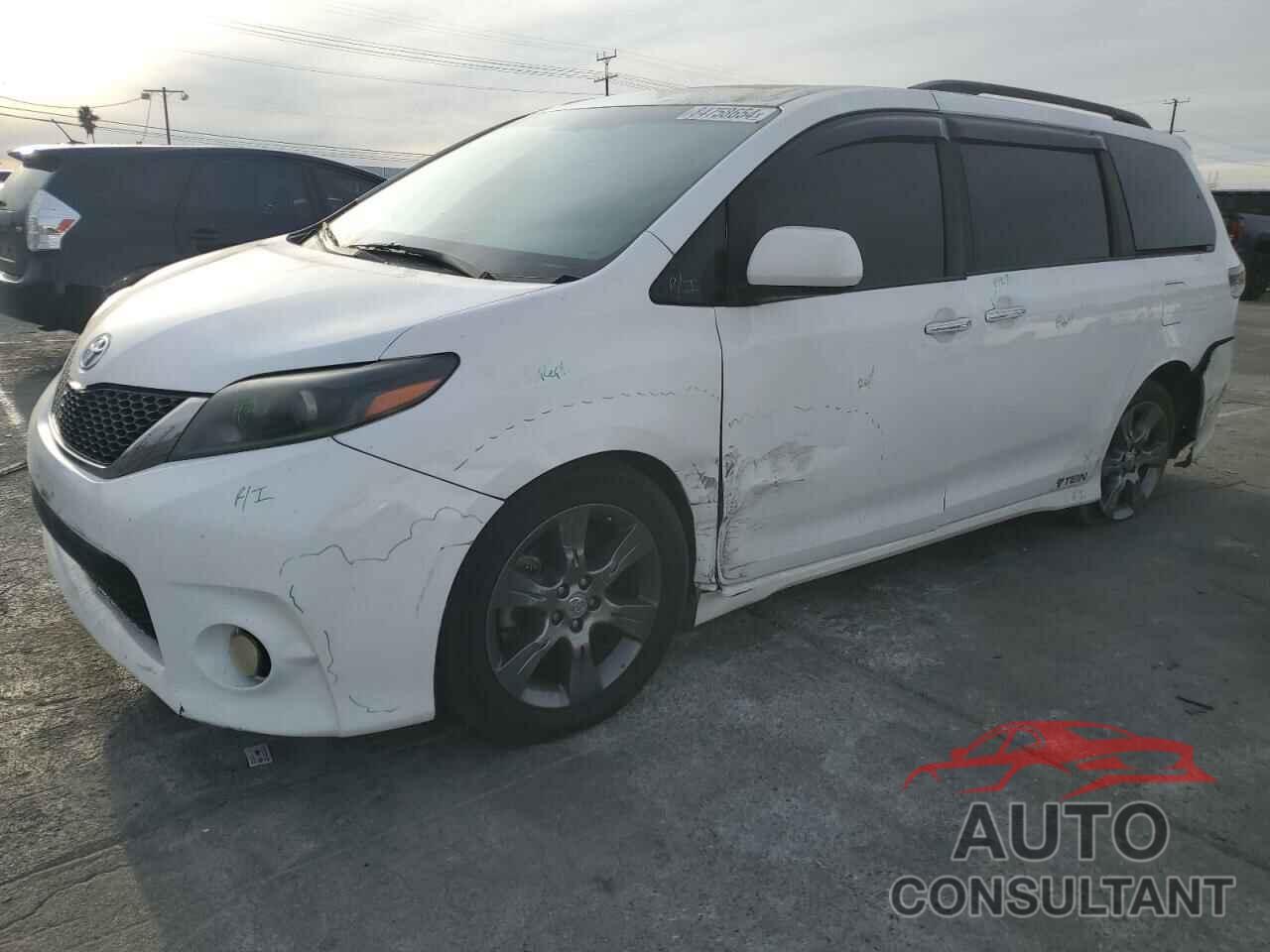 TOYOTA SIENNA 2015 - 5TDXK3DC9FS629485