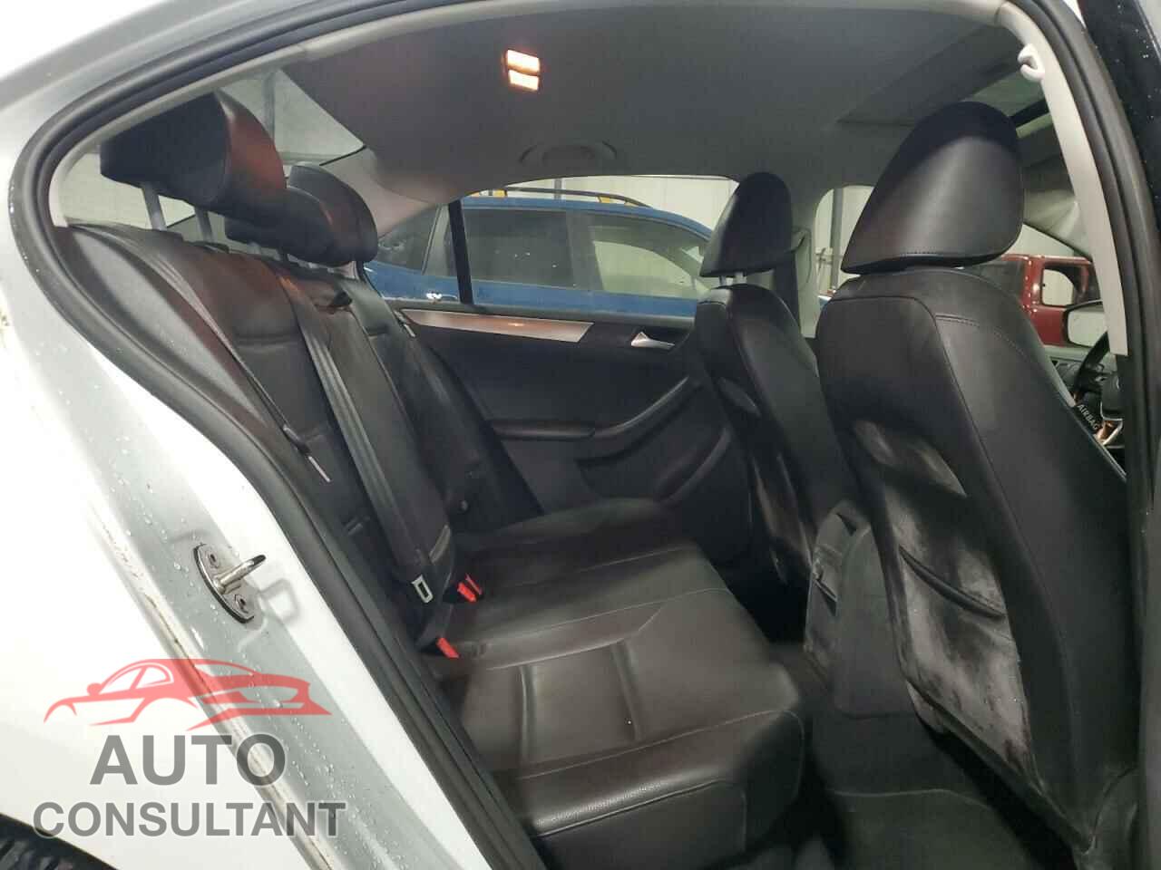 VOLKSWAGEN JETTA 2018 - 3VWDB7AJ2JM255501