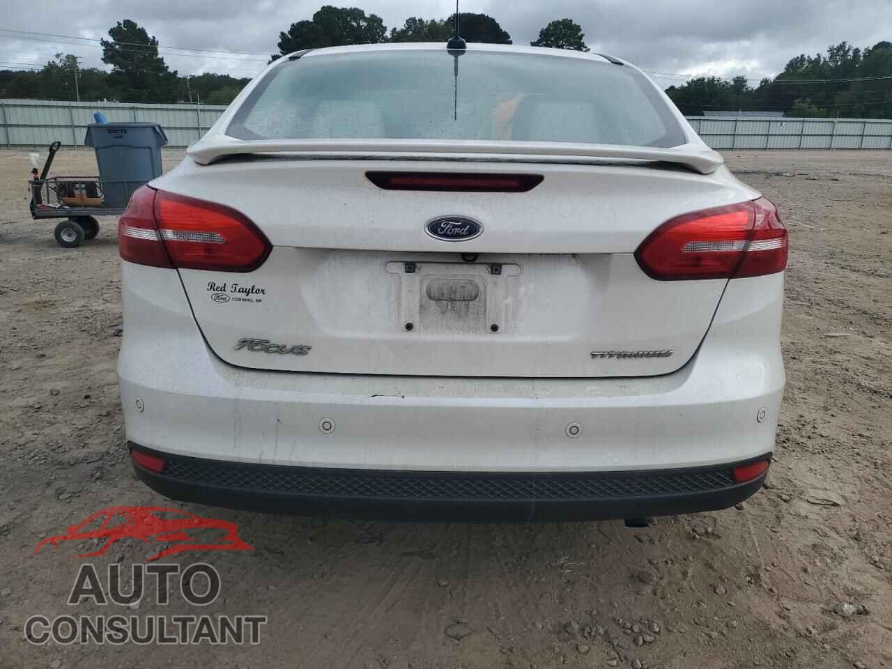 FORD FOCUS 2018 - 1FADP3J27JL281119