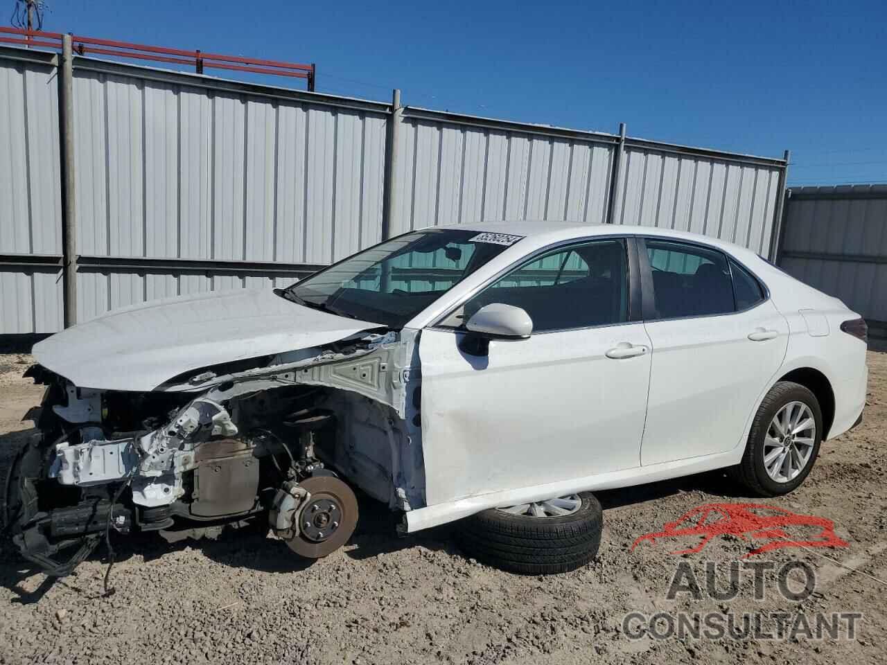 TOYOTA CAMRY 2022 - 4T1C11AK4NU639378