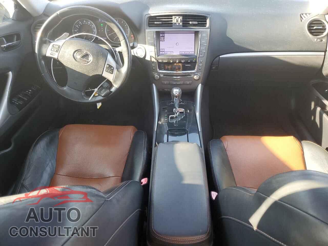 LEXUS IS 2013 - JTHCF5C24D5061638