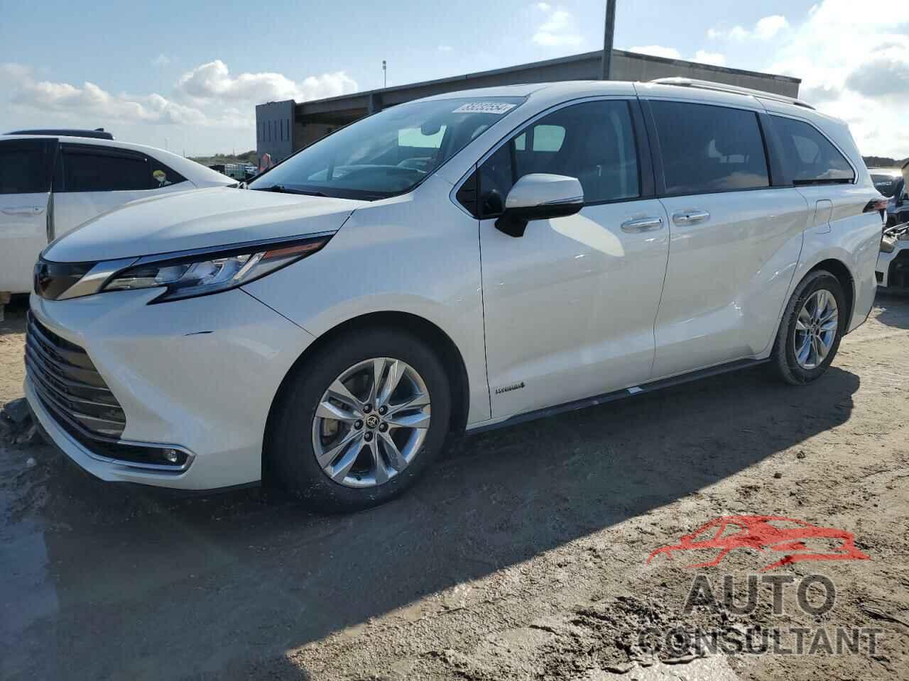 TOYOTA SIENNA 2021 - 5TDZRKEC7MS011902