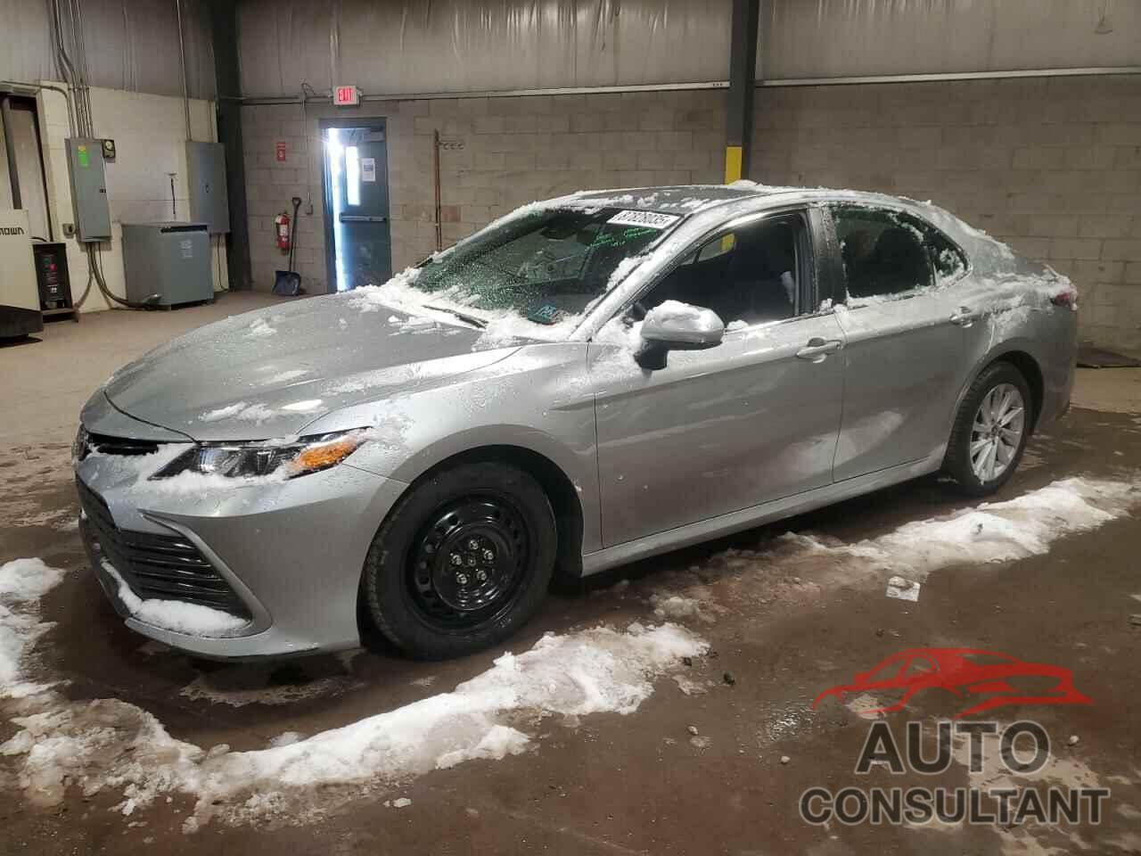 TOYOTA CAMRY 2022 - 4T1C11AK2NU639945