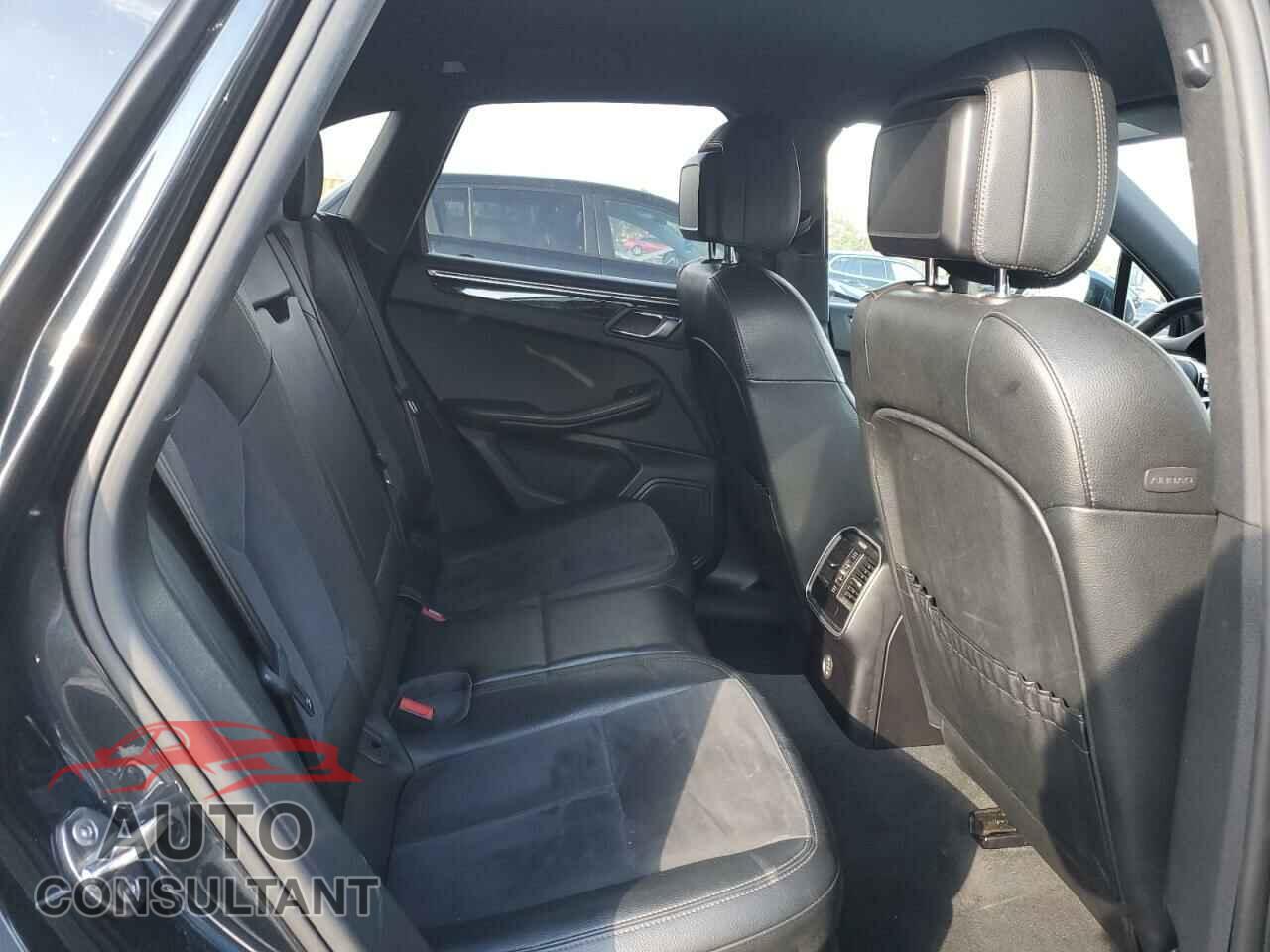 PORSCHE MACAN 2017 - WP1AA2A5XHLB80412