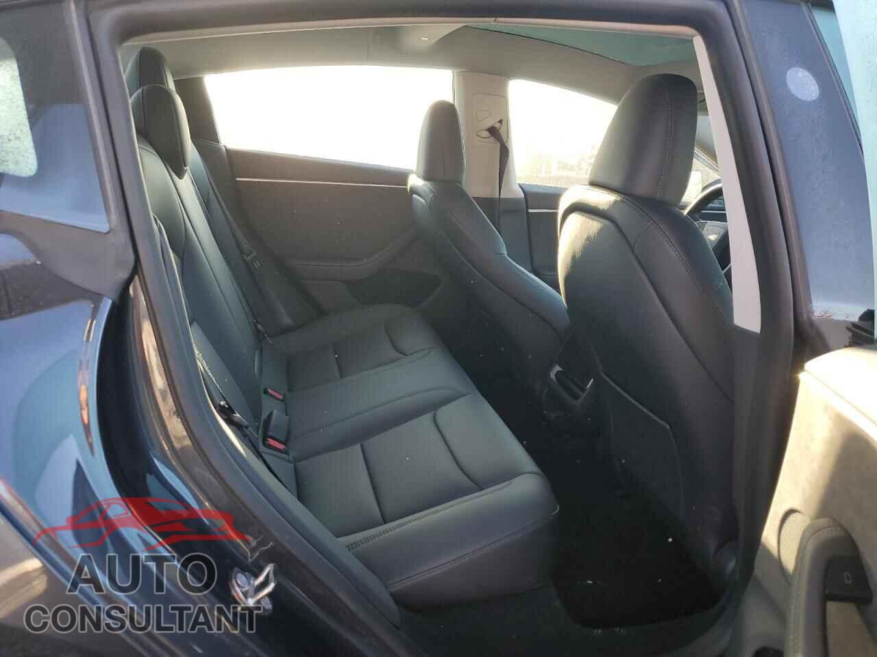 TESLA MODEL 3 2024 - 5YJ3E1EBXRF800608