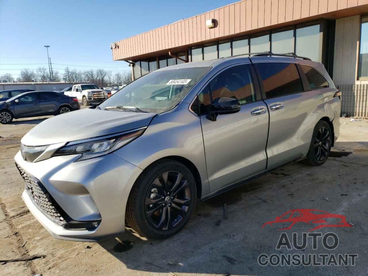 TOYOTA SIENNA 2022 - 5TDXRKECXNS132397