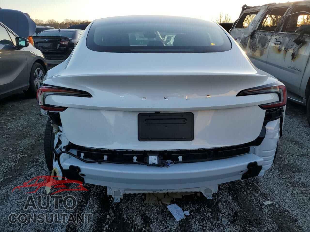 TESLA MODEL 3 2024 - 5YJ3E1EA6RF733237