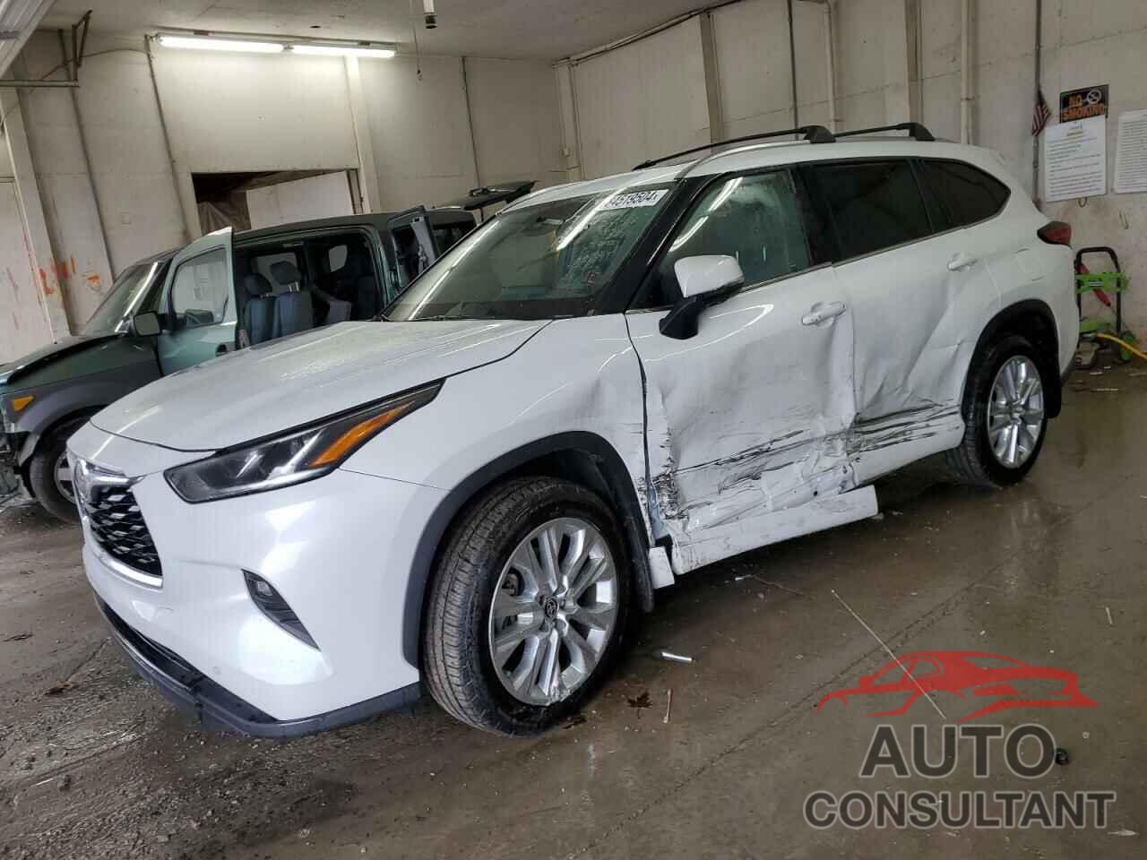 TOYOTA HIGHLANDER 2022 - 5TDDZRBH5NS576749