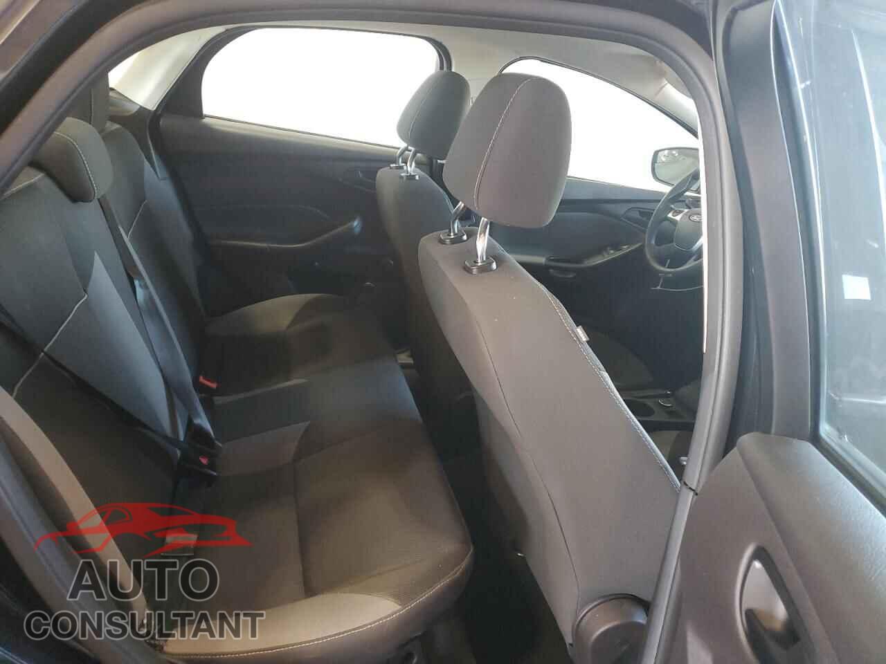 FORD FOCUS 2014 - 1FADP3E20EL234854