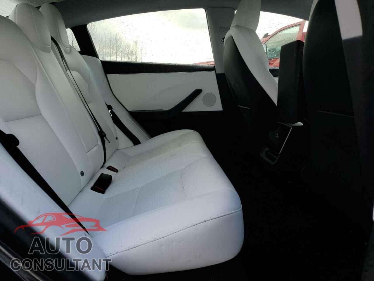 TESLA MODEL 3 2024 - 5YJ3E1EB2RF808413