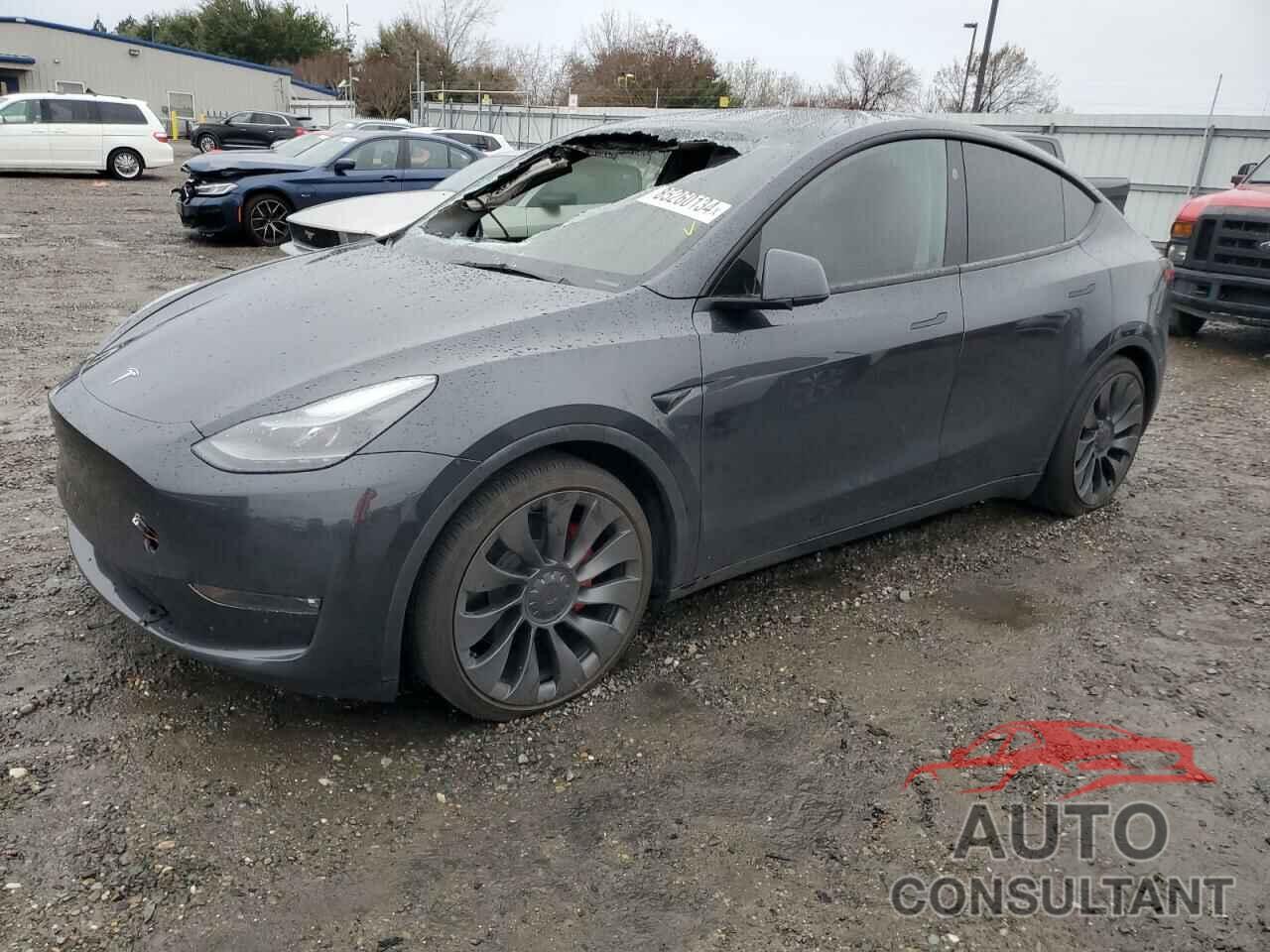 TESLA MODEL Y 2024 - 7SAYGDEF7RF077002