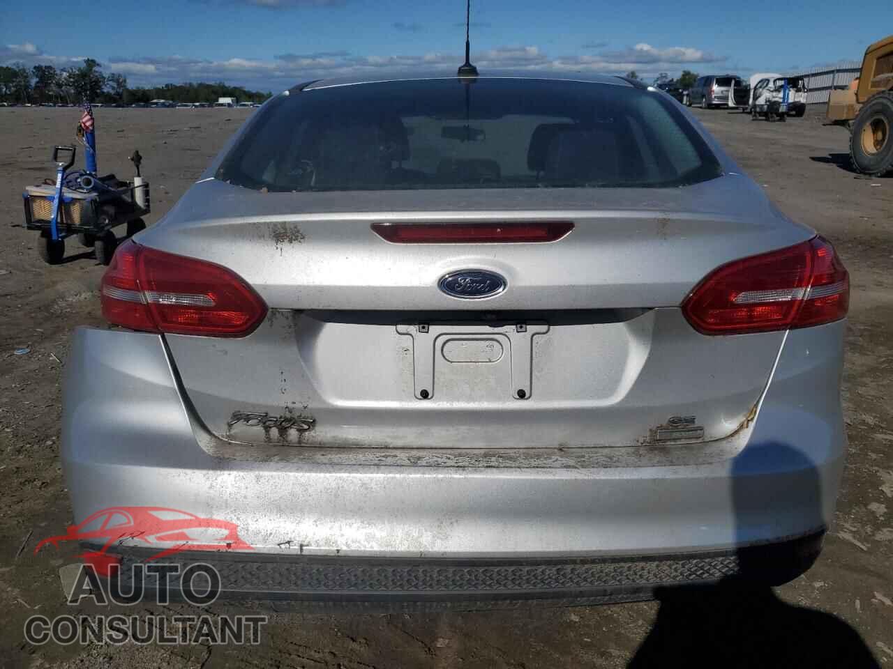 FORD FOCUS 2018 - 1FADP3FEXJL285409