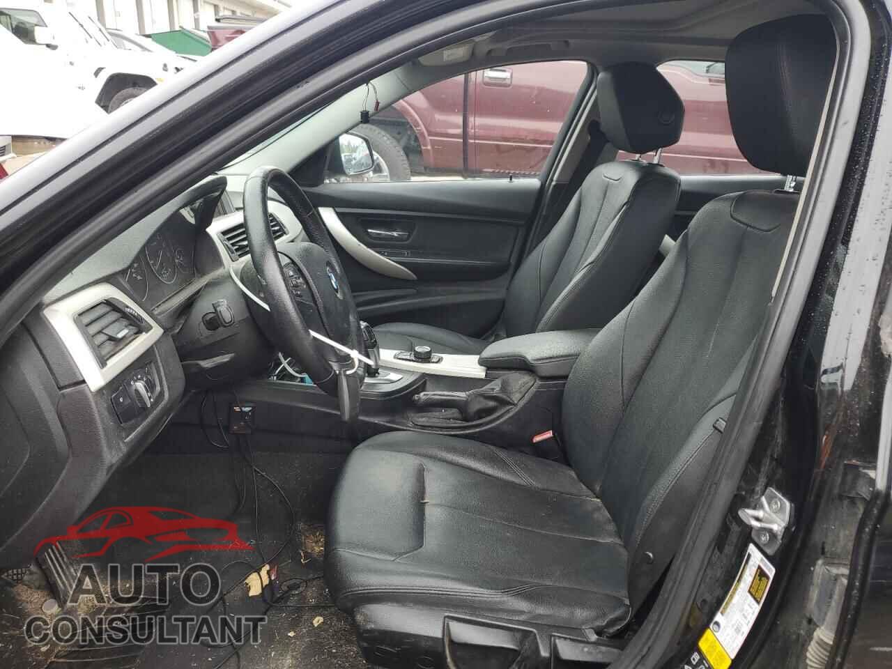 BMW 3 SERIES 2016 - WBA8A3C52GK552118