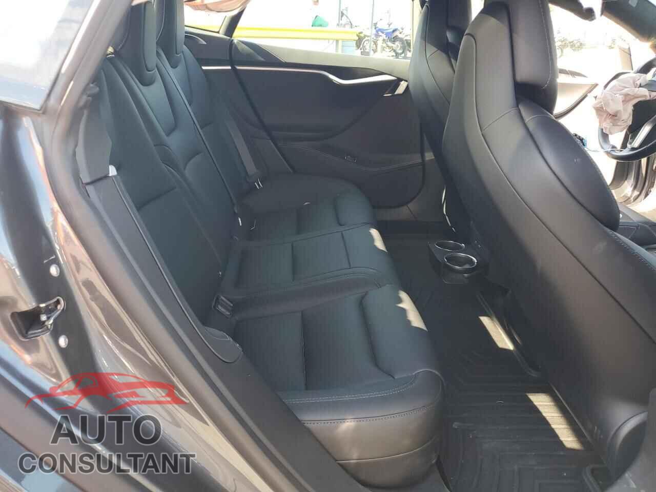 TESLA MODEL S 2017 - 5YJSA1E18HF218567