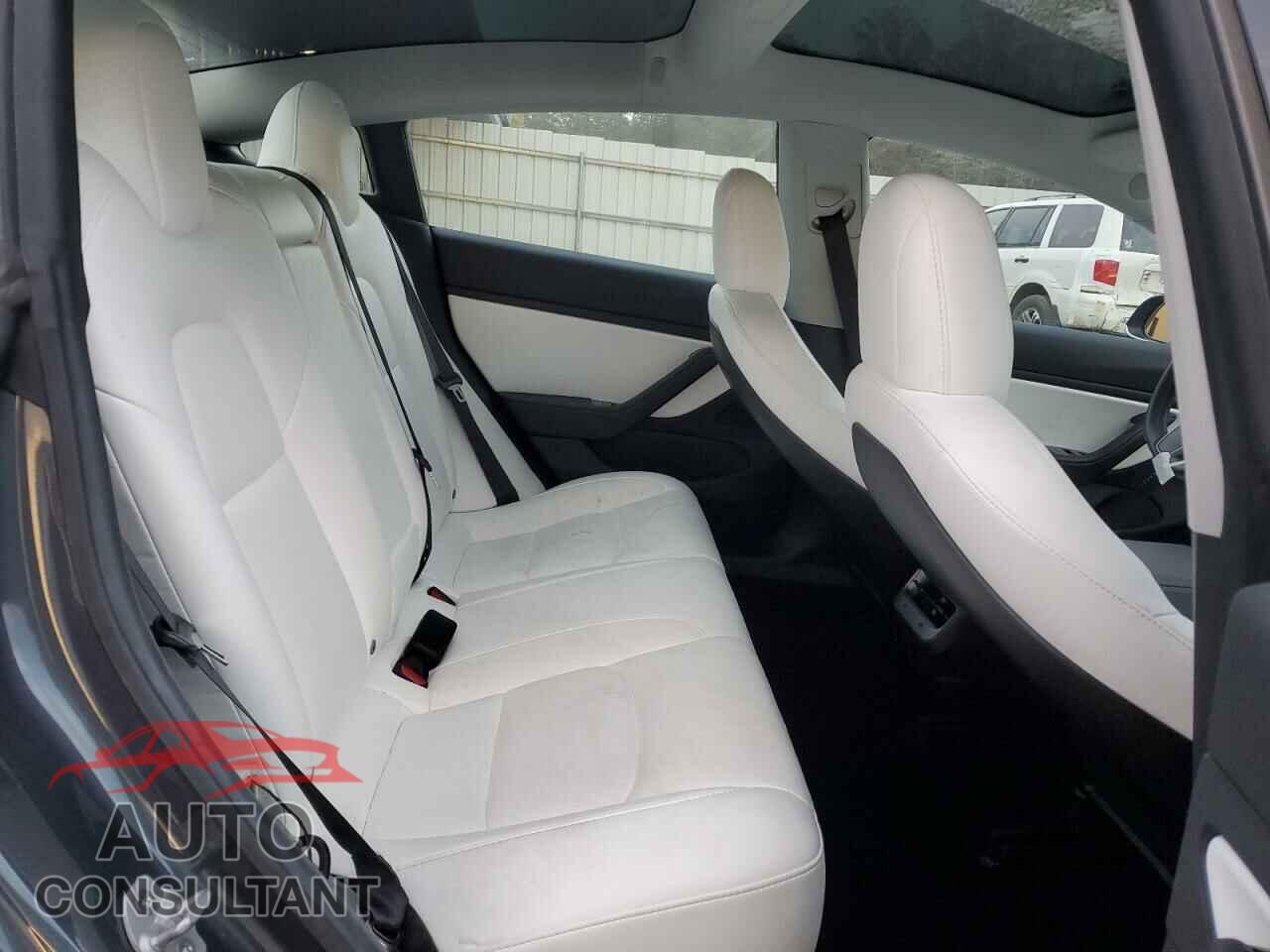 TESLA MODEL 3 2019 - 5YJ3E1EB7KF450358