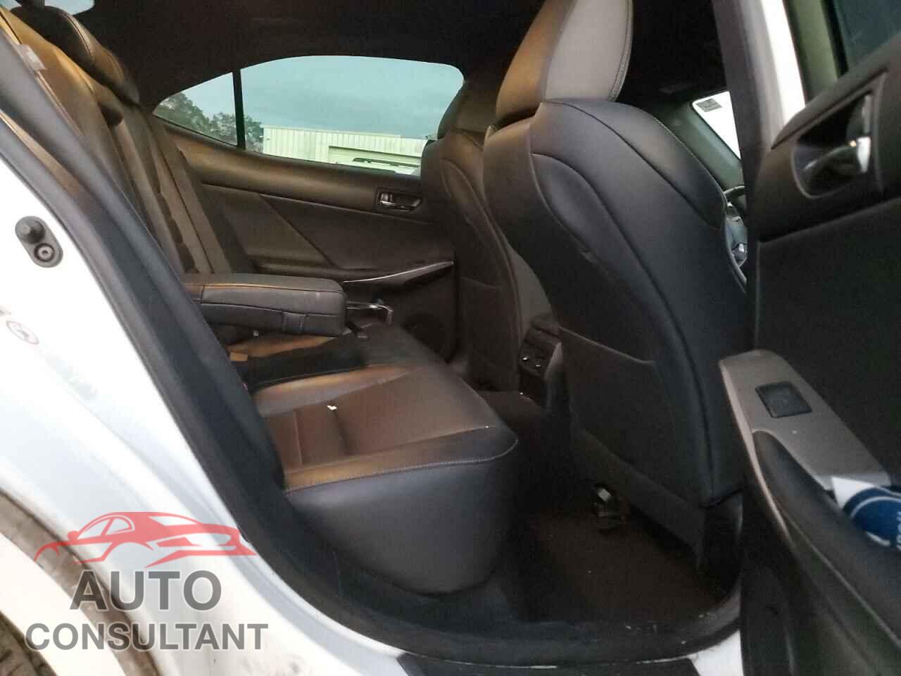 LEXUS IS 2016 - JTHBA1D29G5002364