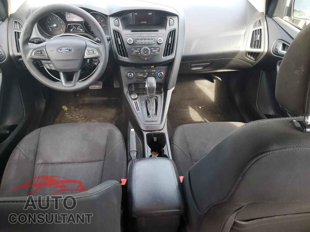 FORD FOCUS 2017 - 1FADP3K22HL285877