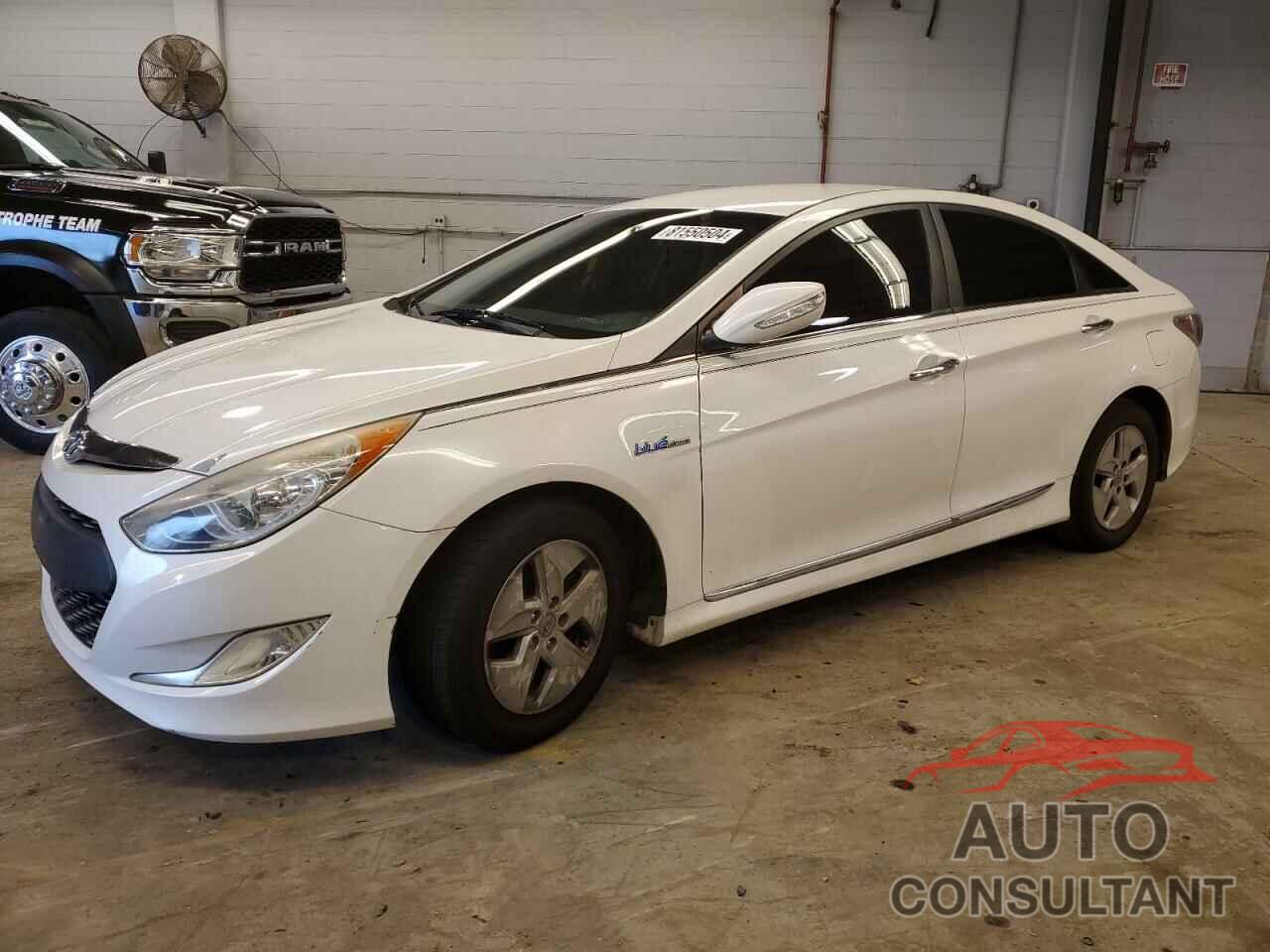 HYUNDAI SONATA 2012 - KMHEC4A43CA046485