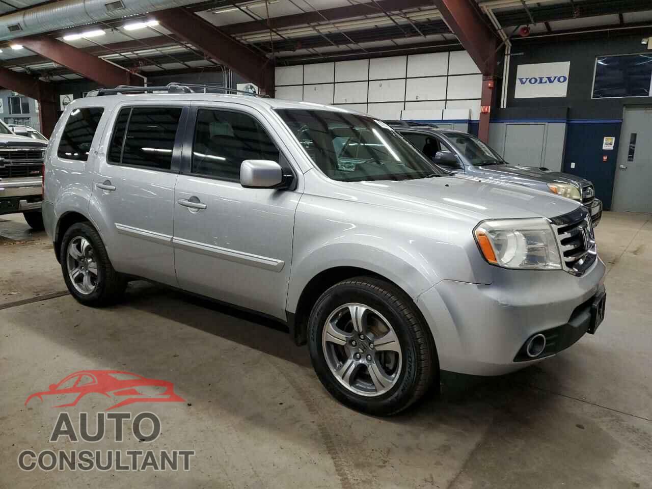 HONDA PILOT 2015 - 5FNYF4H30FB007998