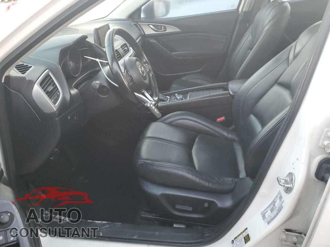 MAZDA 3 2018 - 3MZBN1V35JM242331