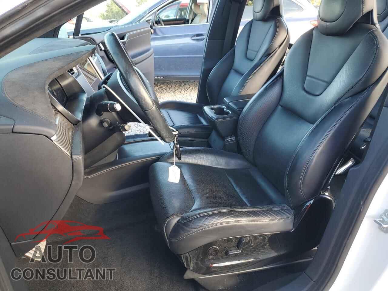 TESLA MODEL X 2016 - 5YJXCAE45GF023888