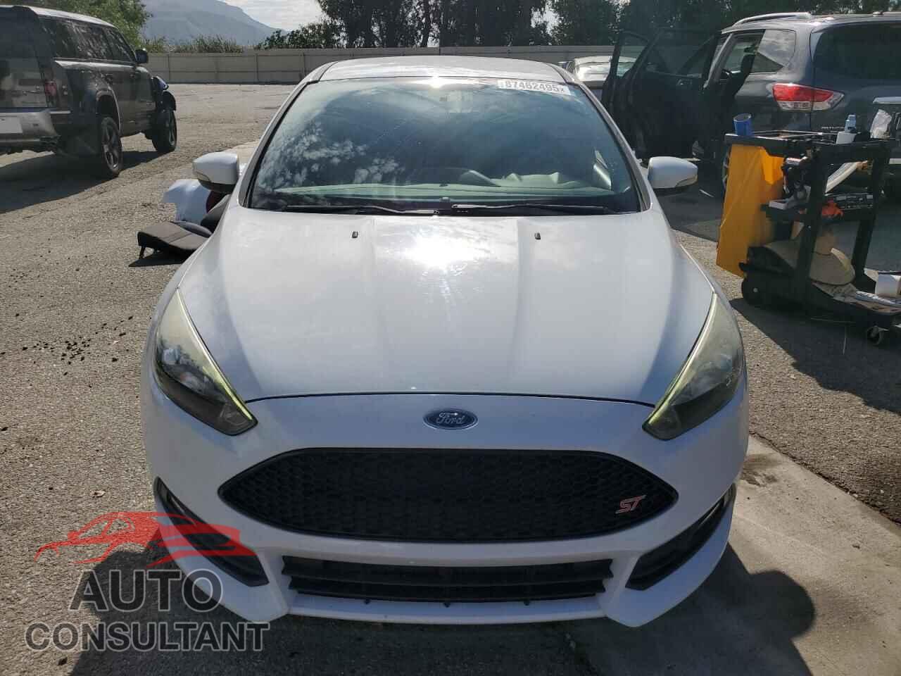 FORD FOCUS 2017 - 1FADP3L9XHL214874
