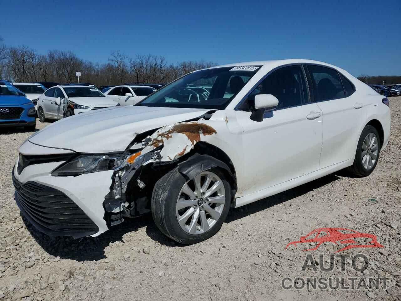 TOYOTA CAMRY 2018 - 4T1B11HK0JU675645