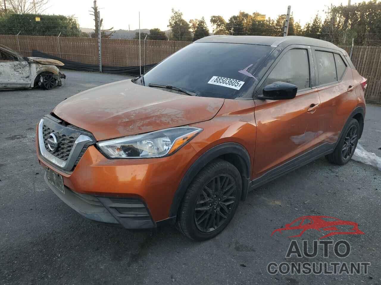 NISSAN KICKS 2018 - 3N1CP5CU8JL505733