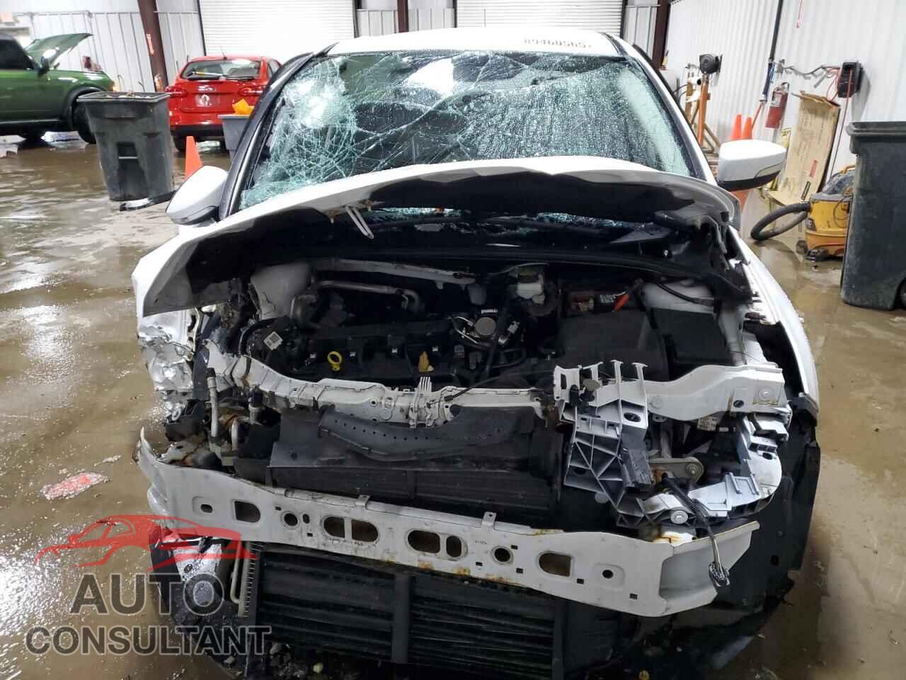 FORD FOCUS 2017 - 1FADP3F21HL304929