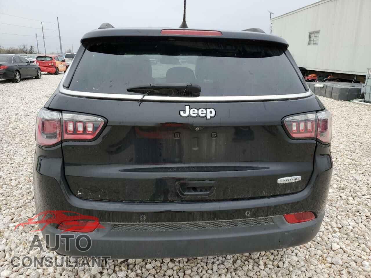 JEEP COMPASS 2018 - 3C4NJCBB7JT368411